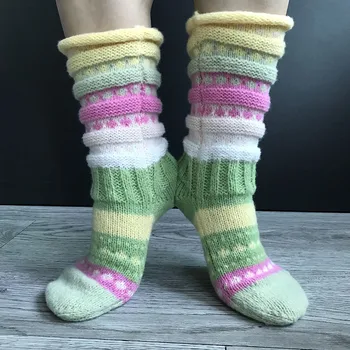 Çizgili Tüp Çorap kadın Kış Yün Sıcak Eşleşen Renk Çorap Moda Yüksek Kaliteli Yenilik Orta Tüp Çorap Kız Sevimli Çorap