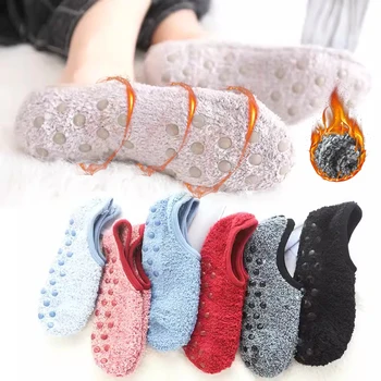 Dağıtım Anti Kayma Kadın Döşeme Sonbahar Kış Kalınlaşmış Süper Yumuşak Taban Mercan Kadife Çorap Silikon Kürklü Çorap Terlik