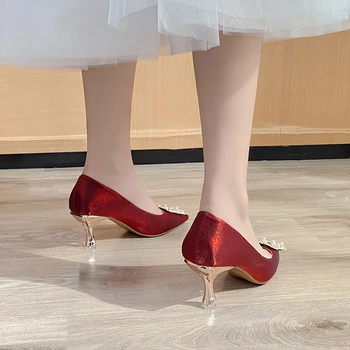 Moda İnci Toka İnce Topuklu Pompalar - Zarif Düğün Partileri için İdeal, Sivri Burunlu kadın ipek Slip-On Yüksek Topuklu Ayakkabılar