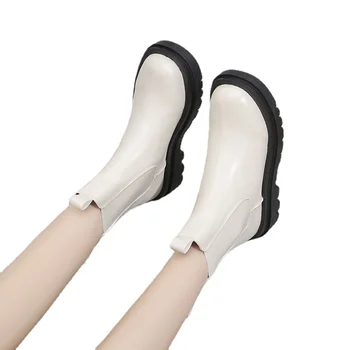 Kadınlar için Ayakkabı 2023 Marka Slip-on kadın Orta Buzağı Çizmeler Platformu Oyma Topuklu Yuvarlak Ayak Ayakkabı Bayanlar Artı Boyutu bayan Botları