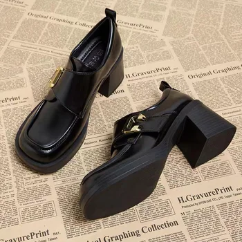 2023 Yeni Yüksek Topuklu Parti Kadın Ayakkabı Tıknaz Pu Deri Spor Moda Elbise Zapatos Sonbahar Tasarımcı Pompaları Lüks Marka Ayakkabı