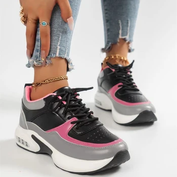 Casual Kadın Sneakers kadın vulkanize ayakkabı 2023 Yaz Spor koşu ayakkabıları Moda Renk Engelleme Platformu Kama Loafer'lar