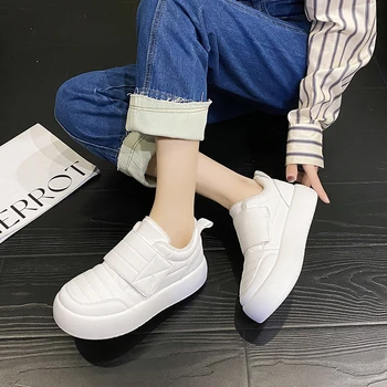 Kış Spor Kadın Flats Ayakkabı 2023 Yeni Moda Platformu Peluş Pamuk Sneakers Casual Bayanlar Kar Kürk Sıcak Botlar