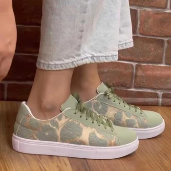Moda Baskı Dantel Up spor salonu ayakkabısı Kadın Düz Yuvarlak Ayak Karışık Renkler Kalın Taban Düşük Üst Ayakkabı Dört Mevsim Sneakers kadınlar İçin