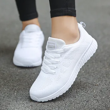 Kadın rahat ayakkabılar Moda Nefes Yürüyüş Örgü düz ayakkabı Sneakers Kadınlar 2023 Spor vulkanize ayakkabı Beyaz Kadın Ayakkabısı