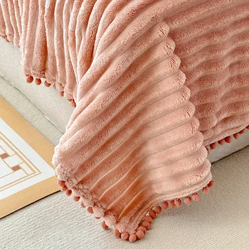 Ilkbahar Yaz Flanel Battaniye Japon Kore Moda Sadelik Düz Renk Püskül Çift taraflı Peluş kanepe battaniyesi Ev Tekstili
