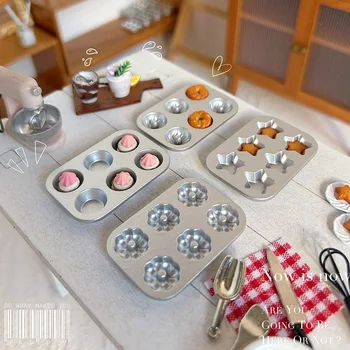 Dollhouse Minyatür Ürünler Pişirme Kalıp Mini Pişirme Kalıp Koleksiyonu Çerez Waffle Kek Bebek Evi DIY Mutfak Aksesuarları oyuncak yiyecekler