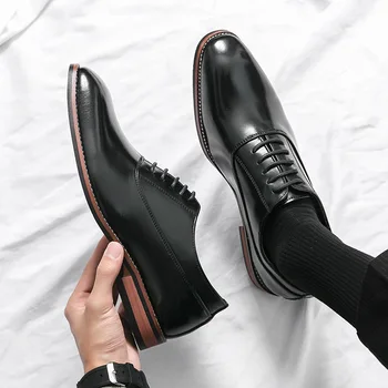 Klasik Elbise Oxfords Ayakkabı Erkekler İçin İş Rahat Parti Günlük Retro Oyma Dantel-up Ayakkabı Sonbahar İlkbahar Yaz